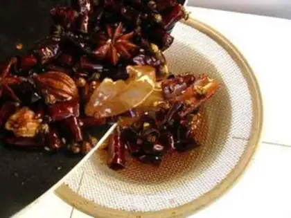 Make spicy oil step 5