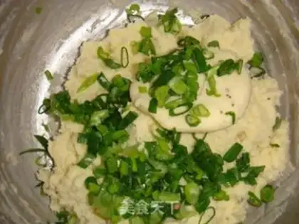 Make Potato pancakes with onion flavor step 5