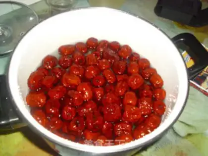 Make Red dates coarse grain steamed buns step 0