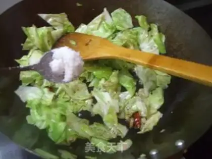 Make Hot and sour cabbage step 3