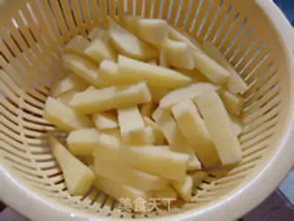 Make Fried potatoes with sword beans step 1
