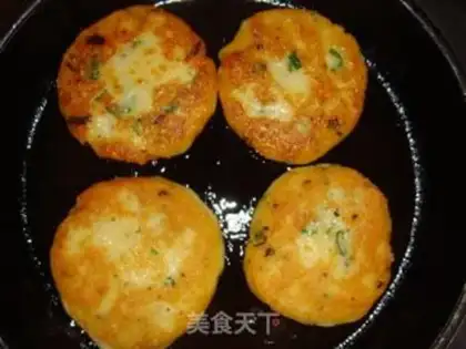 Make Potato pancakes with onion flavor step 8