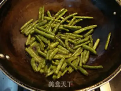 Make Fried potatoes with sword beans step 4
