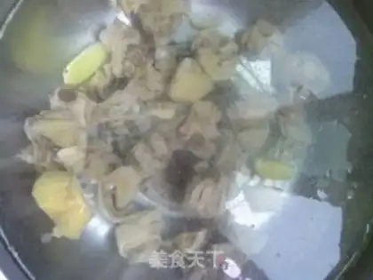Make Stewed chicken soup with corn and lettuce step 2