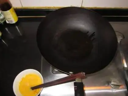 Make egg fried rice step 1
