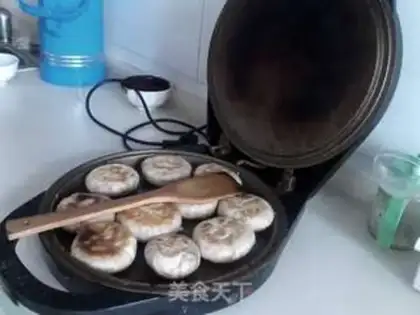 Make Sesame cakes with sesame sauce step 10