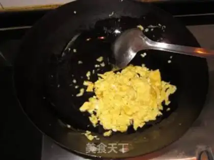 Make egg fried rice step 2