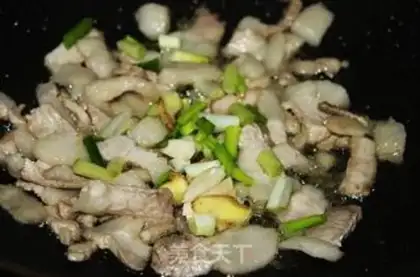 Make Farmhouse stir-fried pork step 8