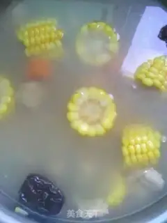 Make Stewed chicken soup with corn and lettuce step 5
