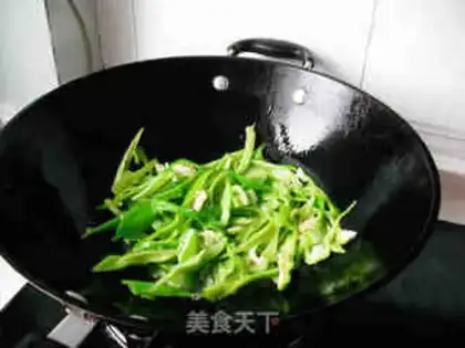 Make Preserved egg with green pepper step 3