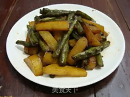 Make Fried potatoes with sword beans step 8