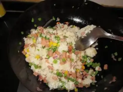 Make egg fried rice step 4