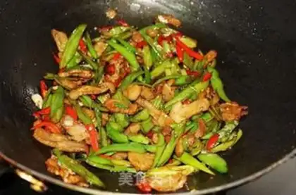 Make Farmhouse stir-fried pork step 10