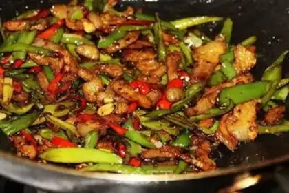 Make Farmhouse stir-fried pork step 11