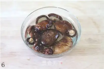 Make Chestnut and mushroom meat rice dumplings step 5