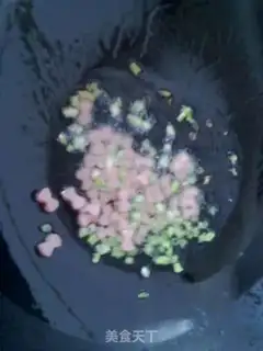 Make bowknot egg fried rice step 6