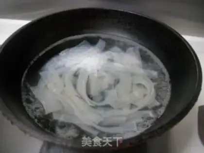 Make Cold rice noodles step 1