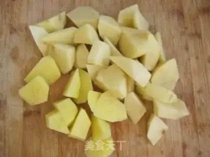Make Beef stewed potatoes step 1