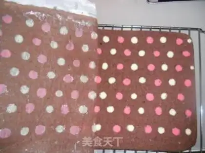 Make Colored wave dot cake roll step 16