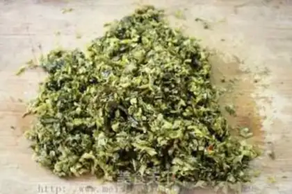 Make stir-fried minced pork with potherb mustard step 1