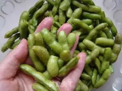 Make salted edamame step 1