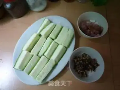 Make Steamed loofah step 1