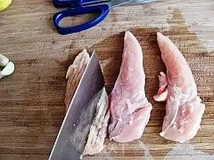 Make Fried chicken breast with honey and lemon step 1
