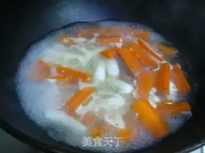 Make Rice cake with tomato sauce step 2