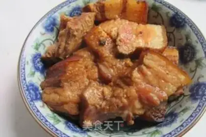 Make Steamed pork belly with garlic cloves step 2