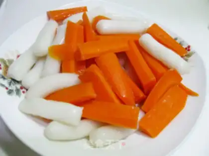 Make Rice cake with tomato sauce step 3