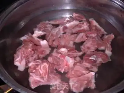 Make Steamed peanuts with western steak step 3