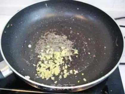 Make Shredded pork in Beijing sauce step 3