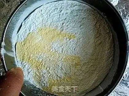 Make corn crescent cookies step 0