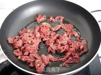 Make Beef with onion and black pepper step 1