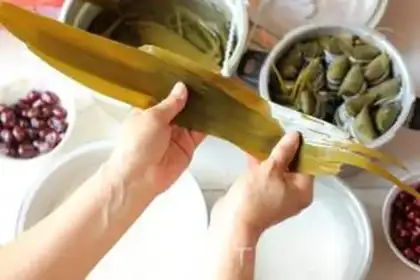 Make Traditional candied jujube rice dumplings step 3
