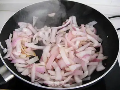 Make Beef with onion and black pepper step 3