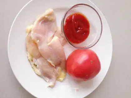 Make diced chicken with tomato sauce step 0