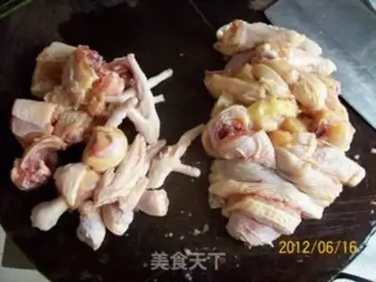 Make Curry chicken pieces and roasted potatoes step 1