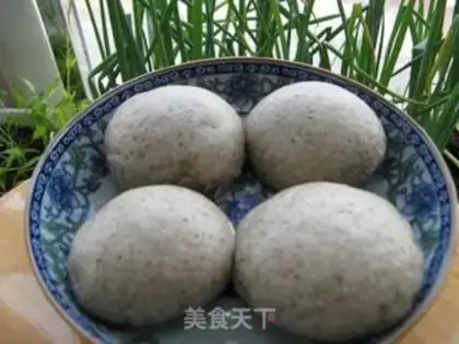 Make Three black bean dregs steamed buns step 7