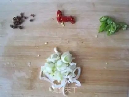 Make Scrambled eggs with cucumber step 1