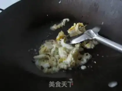Make Scrambled eggs with cucumber step 3