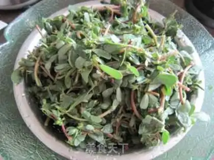 Make purslane garlic paste step 0
