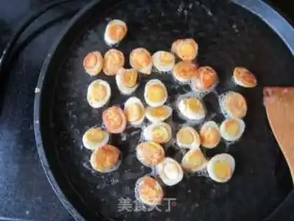 Make Return to the pot of quail eggs step 0