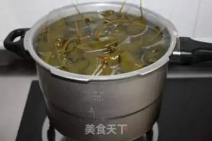 Make Traditional candied jujube rice dumplings step 11