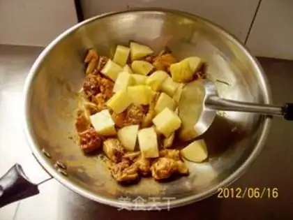 Make Curry chicken pieces and roasted potatoes step 8