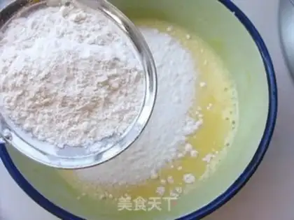 Make Milk tea honey bean cake roll step 5
