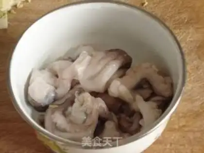 Make stir-fried baby vegetable with double fresh food step 1