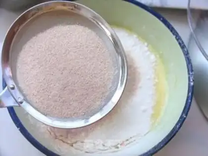 Make Milk tea honey bean cake roll step 6
