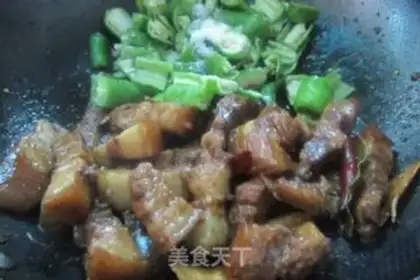 Make Braised pork belly with beer step 6
