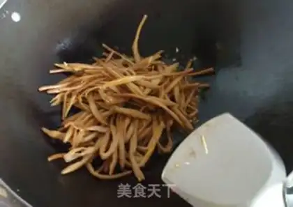 Make day lily salad step 15